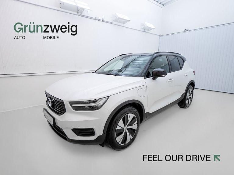 Crystal white pearl Gebraucht 2020 Volvo XC40 SUV | € 28.890 (Fairer Preis) - Bild 1/4