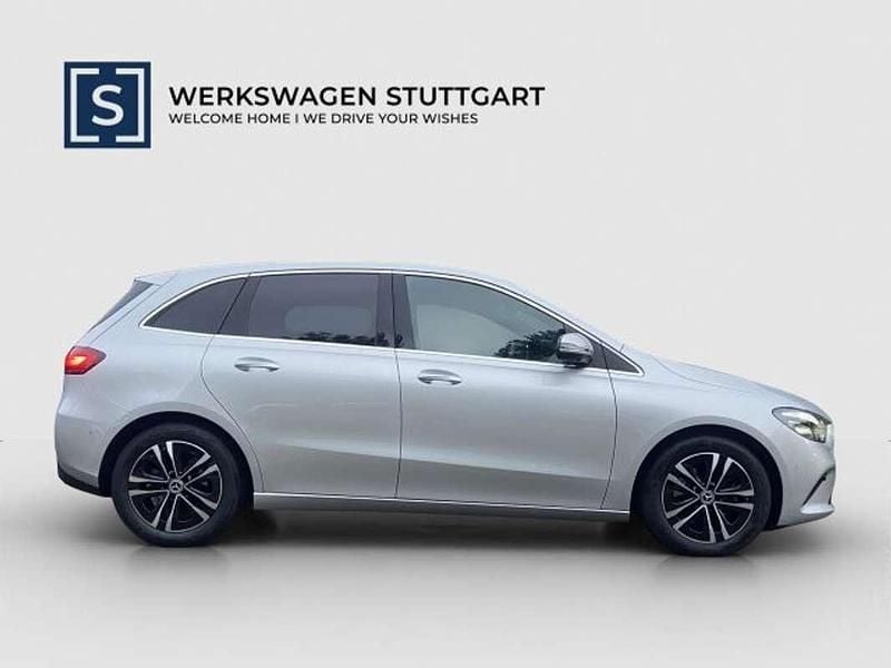 Gebraucht Mercedes B200 Progressive 150 PS (110 kW) 2023 Silber Van / Kleinbus