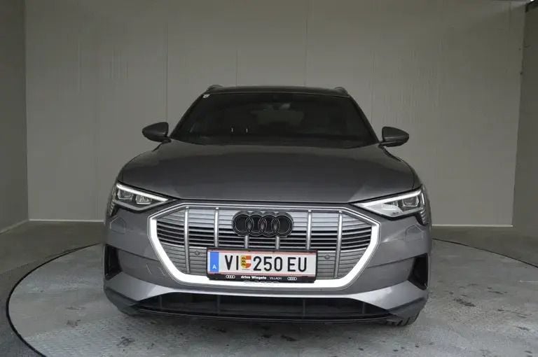 Gebraucht Audi e-tron Business 230 kW (313 PS) 2021 Mittelgrau  metallic SUV