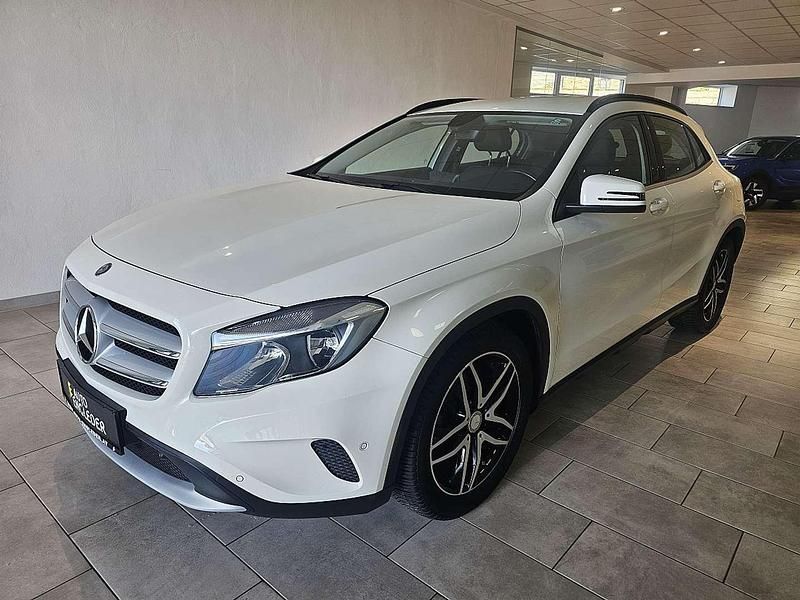 Gebraucht Mercedes GLA180 Edition 109 PS (80 kW) 2015 Weiß SUV