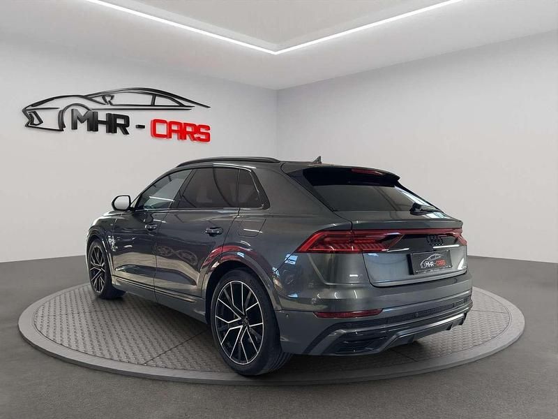 Gebraucht Audi Q8 Basis 340 PS (250 kW) 2024 Grau SUV