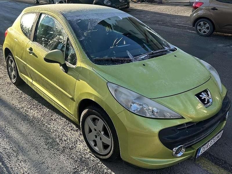 Gebraucht Peugeot 207 Active 95 PS (69 kW) 2008 Limousine