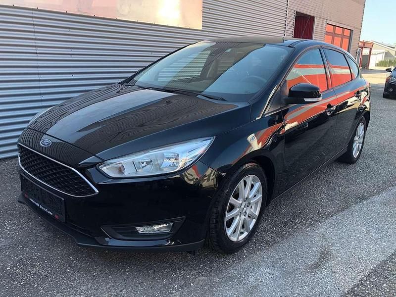 Schwarz Gebraucht 2017 Ford Focus Trend Limousine | € 8.490 (Fairer Preis) - Bild 1/4