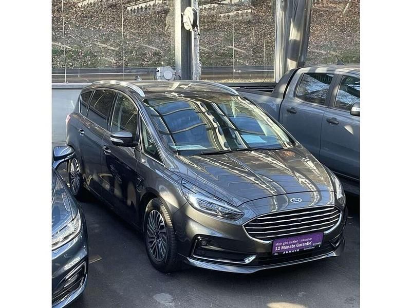 Grau Gebraucht 2022 Ford S-MAX Titanium Van / Kleinbus | € 25.990 (Fairer Preis) - Bild 1/4