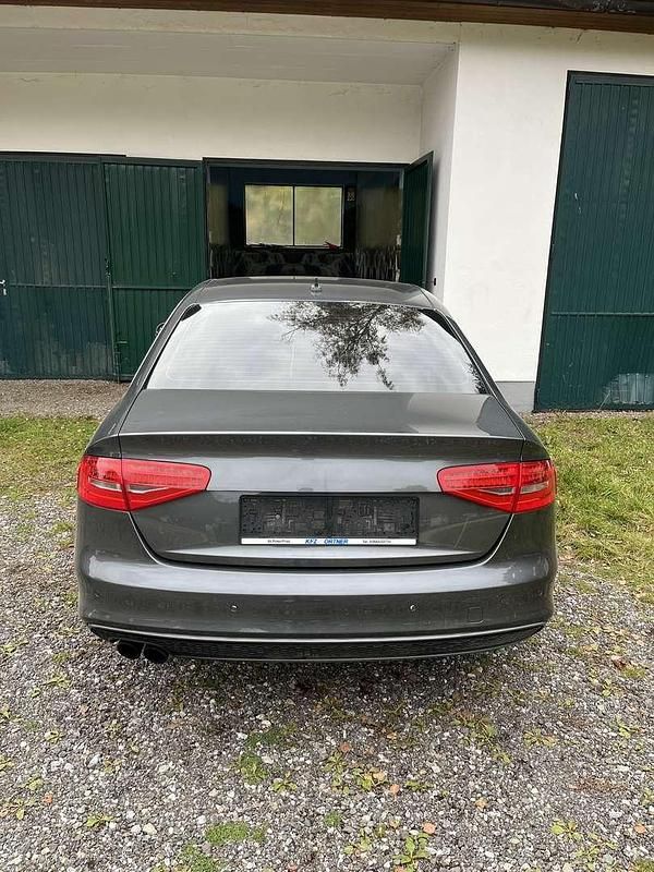 Gebraucht Audi A4 Ambition 177 PS (130 kW) 2015 Limousine