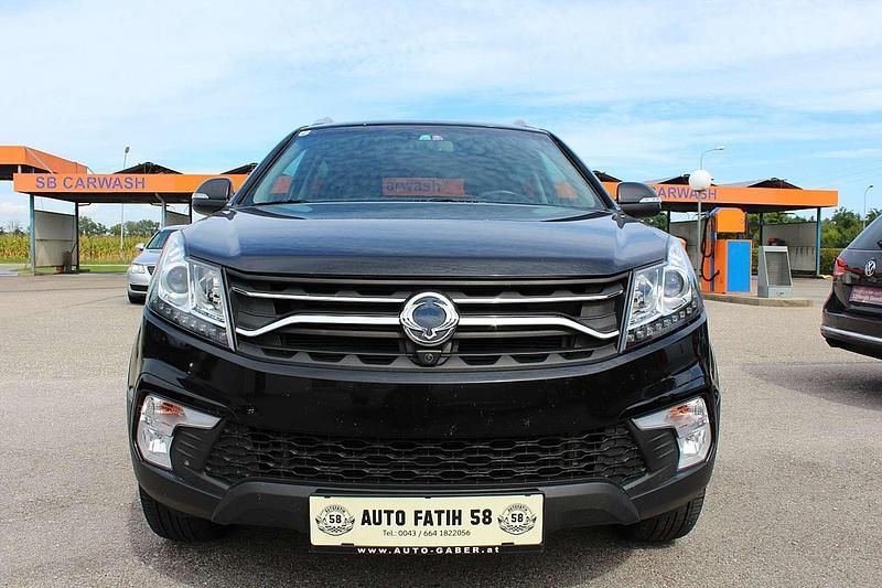 Gebraucht Ssangyong (KGM) Korando 178 PS (130 kW) 2017 Schwarz SUV
