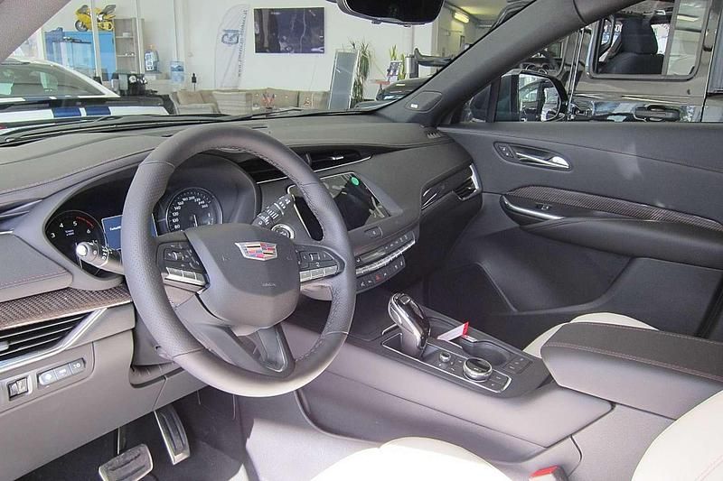 Gebraucht Cadillac XT4 174 PS (127 kW) 2021 Grau SUV