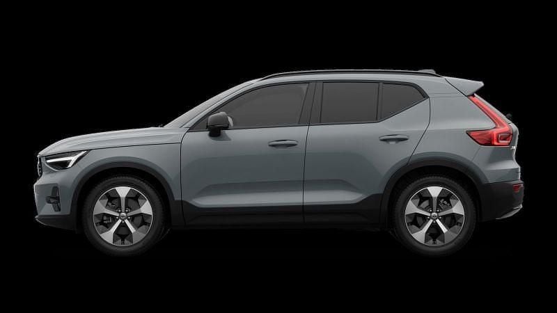 Neu Volvo XC40 Plus 163 PS (119 kW) 2026 Grau SUV