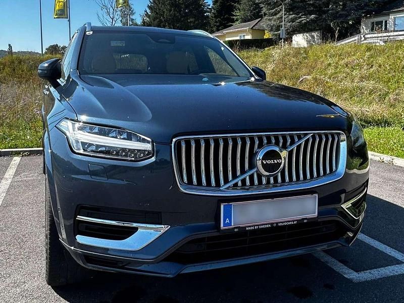 Blau Gebraucht 2023 Volvo XC90 Plus SUV | € 62.500 - Bild 1/4