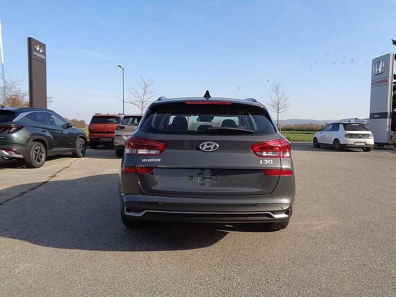 Gebraucht Hyundai i30 GO! 101 PS (74 kW) 2024 Grau Kombi