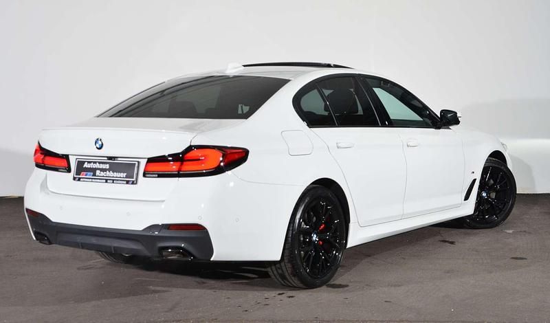 Gebraucht BMW 520 Efficient Dynamics 190 PS (139 kW) 2022 Alpinweiß Limousine