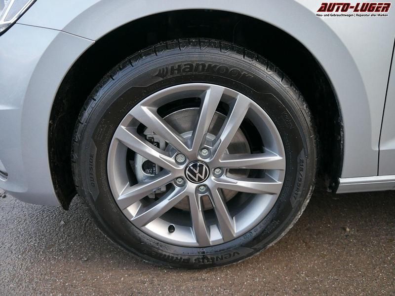 Neu VW Touran Comfortline 150 PS (110 kW) 2025 Oyster silver metallic Van / Kleinbus