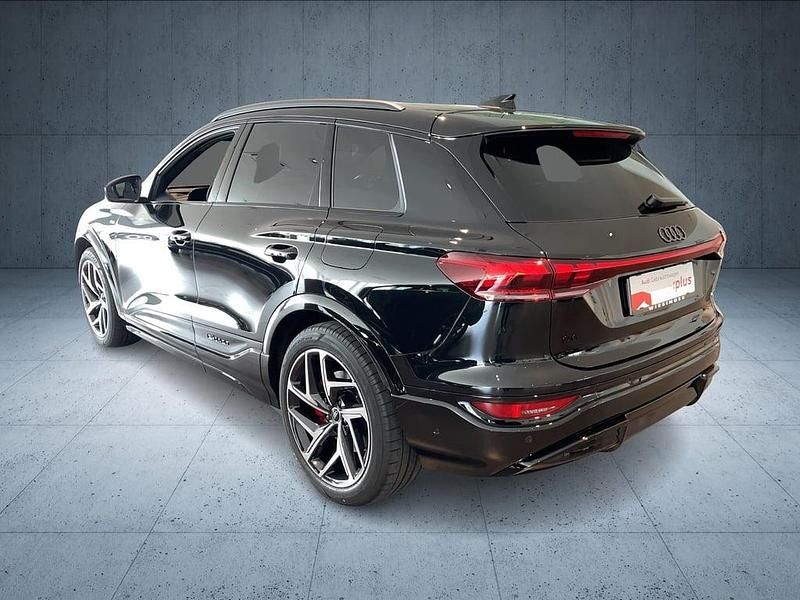 Gebraucht Audi Q6 e-tron 284 kW (387 PS) 2025 Schwarz  metallicperleffektno SUV