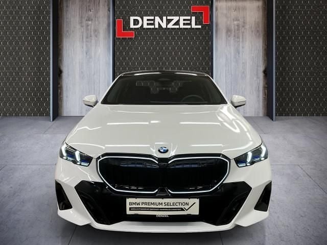 Gebraucht BMW 520 M Sport 197 PS (144 kW) 2025 Alpinweiss iii Limousine