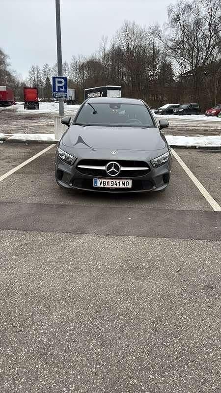 Gebraucht Mercedes A180 116 PS (85 kW) 2020 Limousine