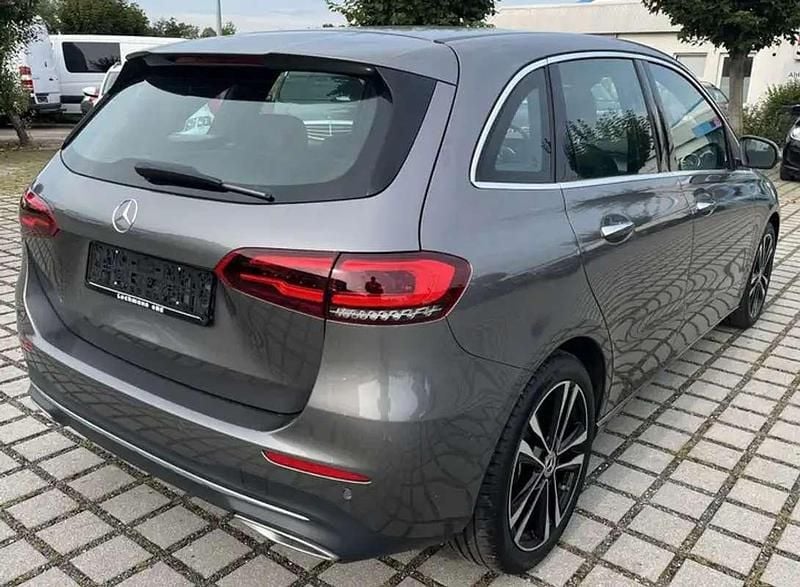 Gebraucht Mercedes 180 117 PS (86 kW) 2019 Silber Limousine