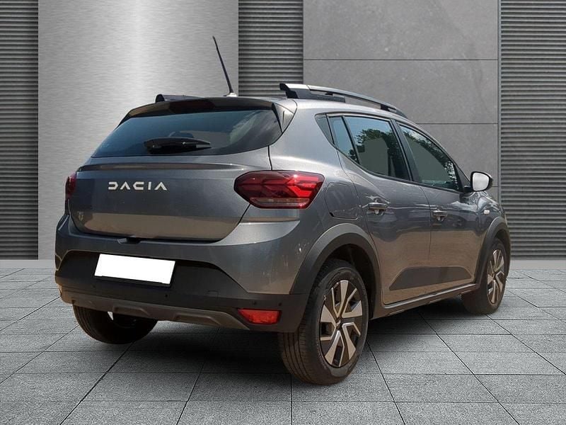 Neu Dacia Sandero Expression 101 PS (74 kW) 2025 Grau Kleinwagen