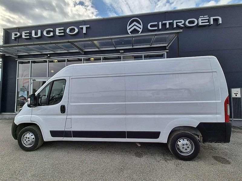 Gebraucht Peugeot Boxer 165 PS (121 kW) 2022 Weiß Van