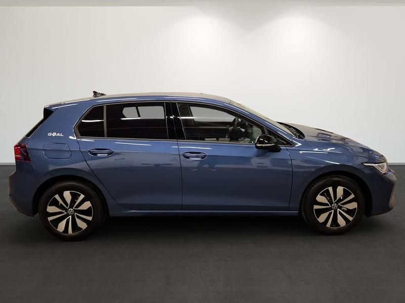 Gebraucht VW Golf VIII Life 115 PS (84 kW) 2025 Dunkelblau  metallic