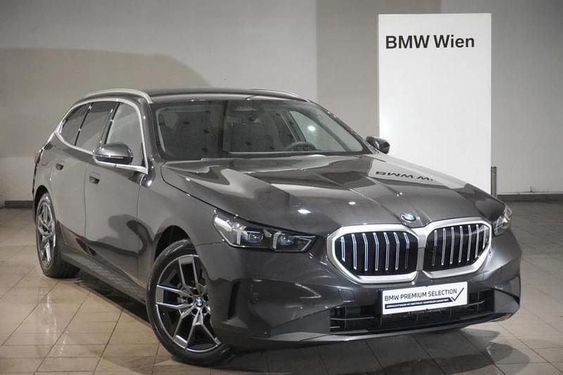 Gebraucht BMW 520 Efficient Dynamics 197 PS (144 kW) 2025 Grau Kombi
