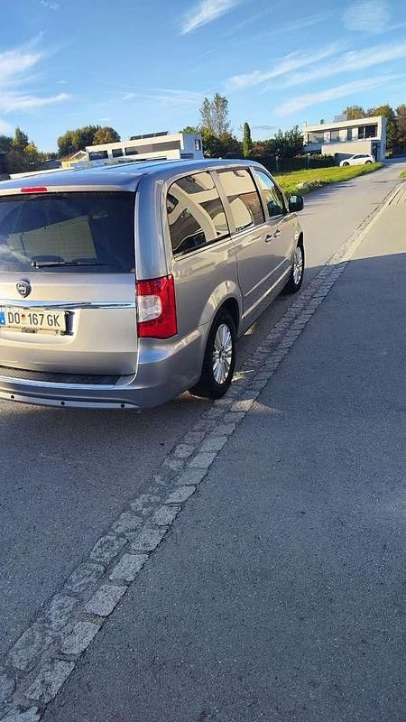 Gebraucht Lancia Voyager S 178 PS (130 kW) 2014 Van / Kleinbus