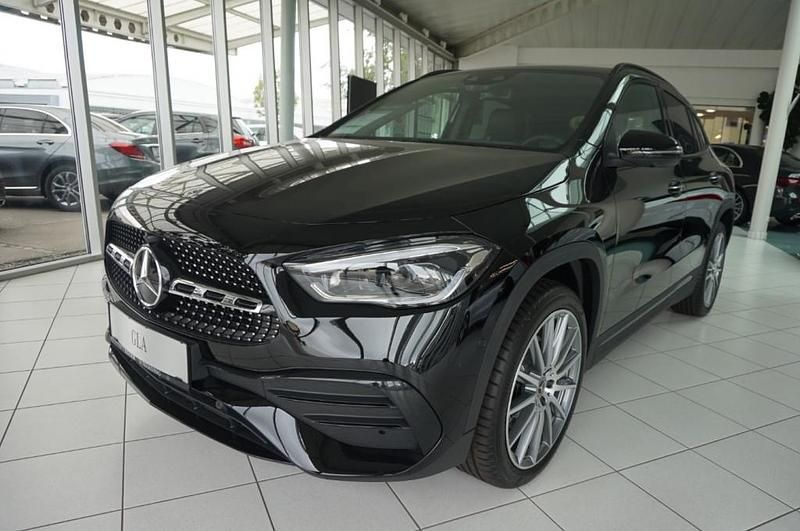 Gebraucht 2022 Mercedes E250 AMG line Limousine | € 41.890 - Bild 1/4