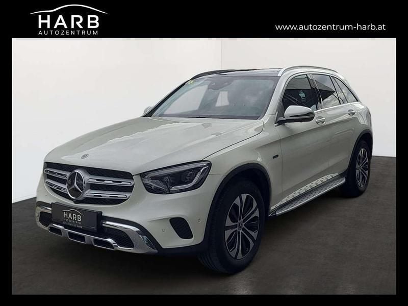 Weiß Gebraucht 2020 Mercedes GLC300 SUV | € 39.999 - Bild 1/4