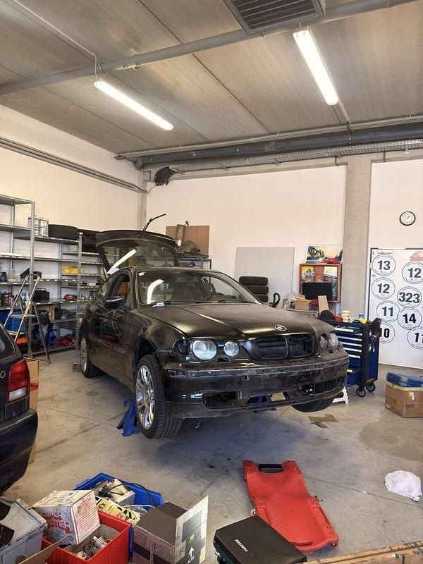 Gebraucht BMW 325 192 PS (141 kW) 2002 Limousine