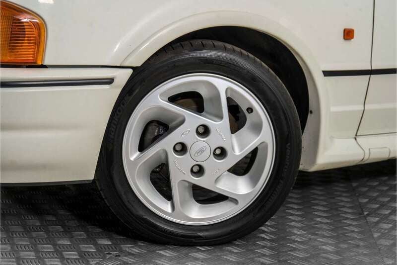 Gebraucht Ford Escort RS 132 PS (97 kW) 1990 Weiß Kleinwagen