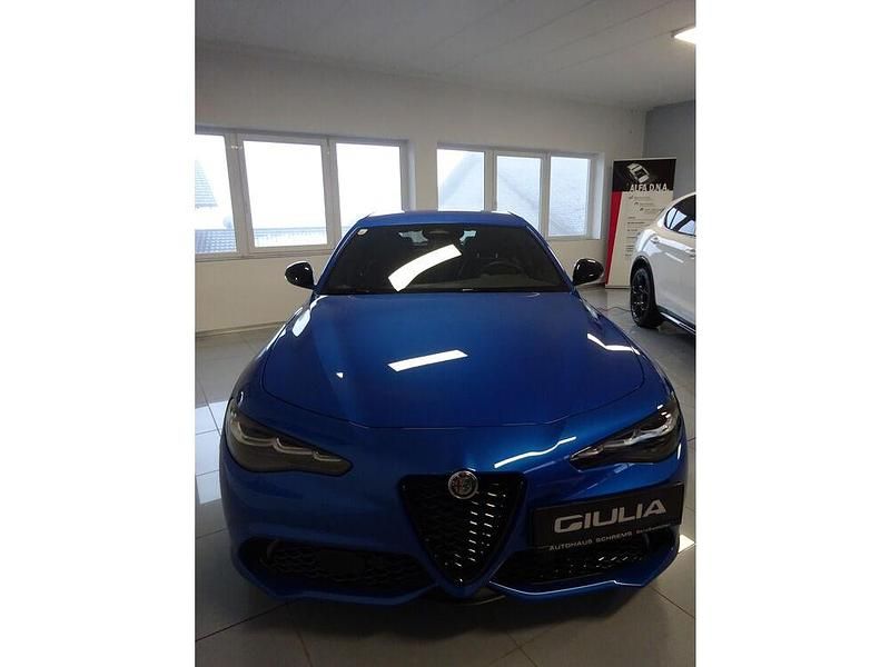 Neu Alfa Romeo Giulia Sprint 160 PS (117 kW) 2025 Limousine