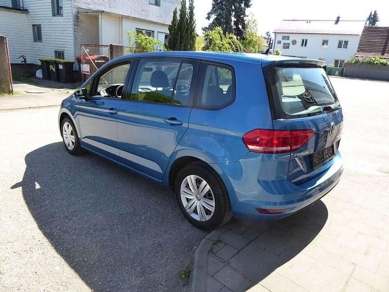 Gebraucht VW Touran 116 PS (85 kW) 2017 Blau Van / Kleinbus