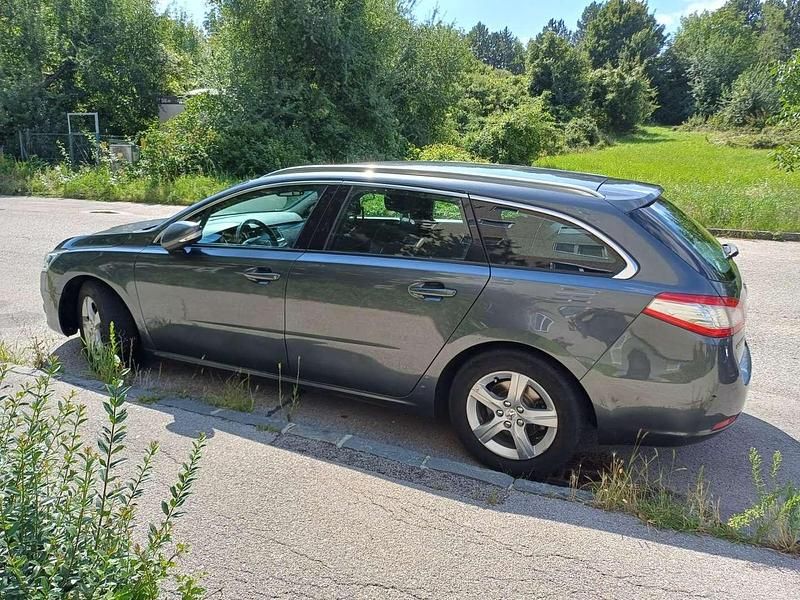 Gebraucht Peugeot 508 Access 120 PS (88 kW) 2015 Grau Limousine