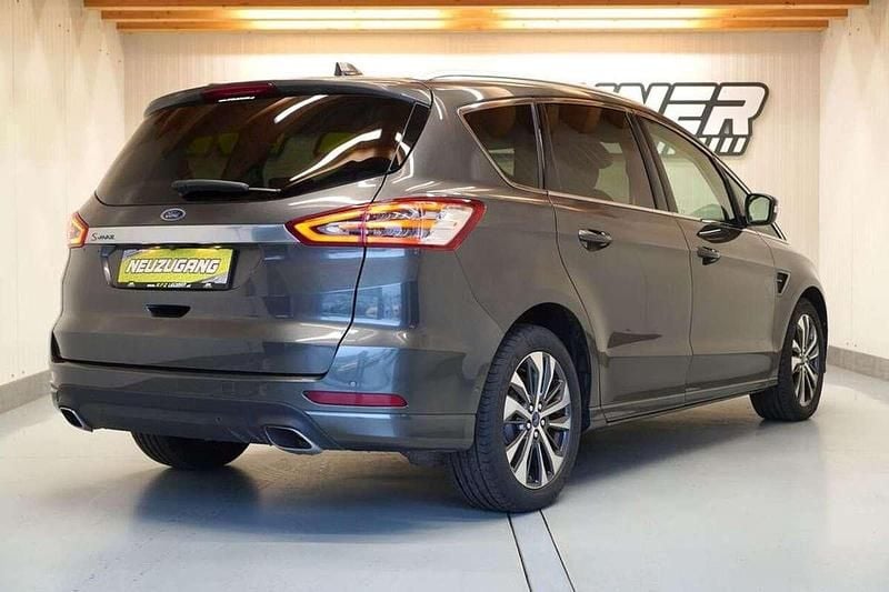 Gebraucht Ford S-MAX Titanium 190 PS (139 kW) 2020 Grau Van / Kleinbus