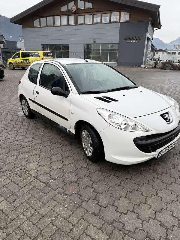 Gebraucht Peugeot 206+ 68 PS (50 kW) 2011 Kleinwagen