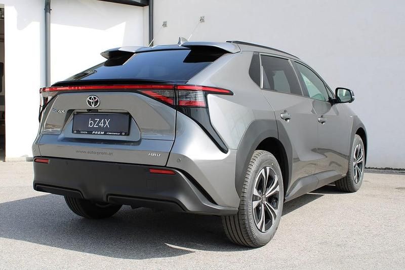 Neu Toyota bZ4X 160 kW (218 PS) 2025 Dunkelgrau  metallicperleffekt SUV