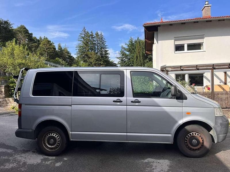 Silber Gebraucht 2006 VW Caravelle Van / Kleinbus | € 5.000 - Bild 1/4