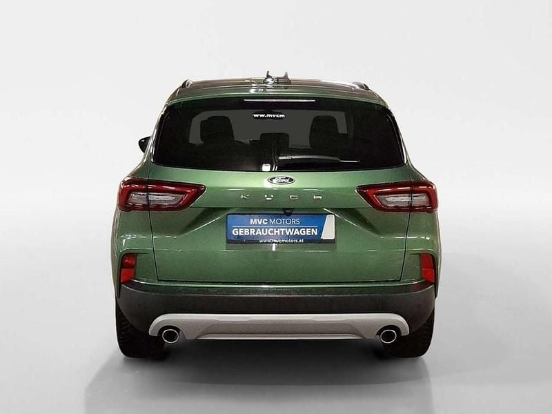 Gebraucht Ford Kuga Titanium 151 PS (111 kW) 2025 Grün SUV