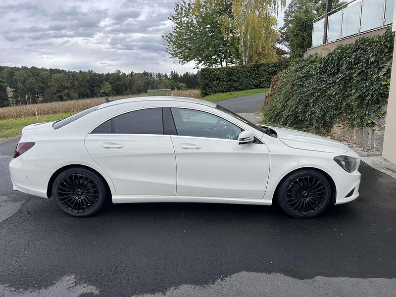 Gebraucht Mercedes CLA180 122 PS (89 kW) 2016 Weiß Limousine