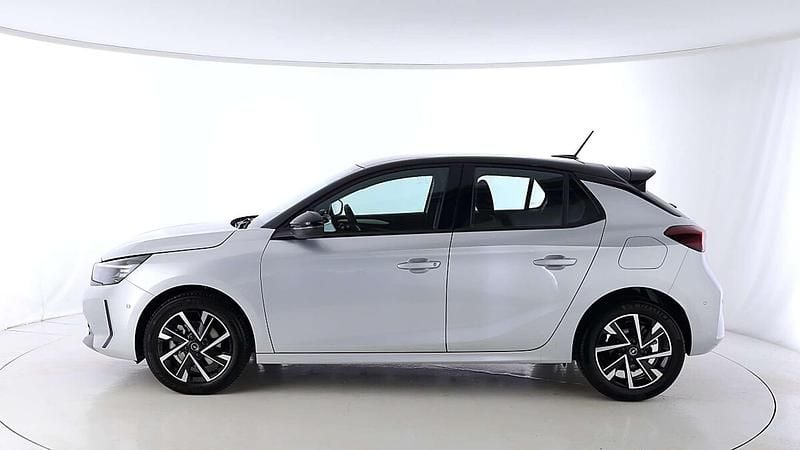 Gebraucht Opel Corsa 101 PS (74 kW) 2025 Kristall silber b0nzr Kleinwagen