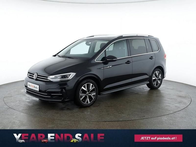 Schwarz metallic Gebraucht 2022 VW Touran Highline Van / Kleinbus | € 31.950 (Teuer) - Bild 1/4