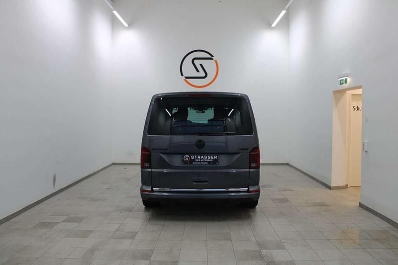 Gebraucht VW Multivan Highline 204 PS (150 kW) 2022 Mittelgrau  metallic Van