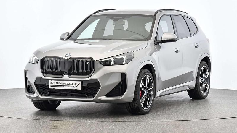 Gebraucht BMW iX1 Shadowline 200 kW (272 PS) 2023 Spacesilber SUV