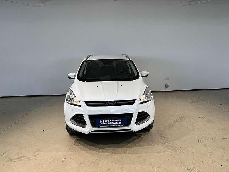 Gebraucht Ford Kuga Trend 120 PS (88 kW) 2015 Weiß SUV
