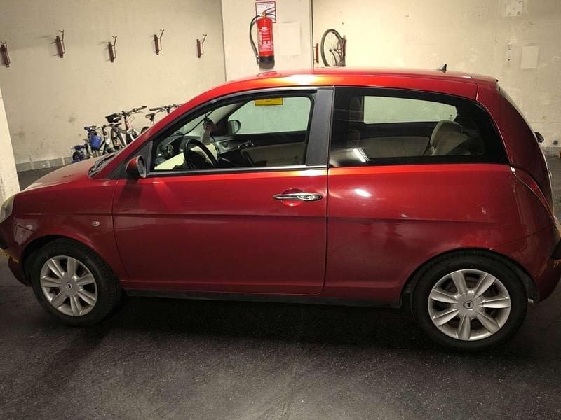 Rot Gebraucht 2006 Lancia Ypsilon Kleinwagen | € 800 - Bild 1/4