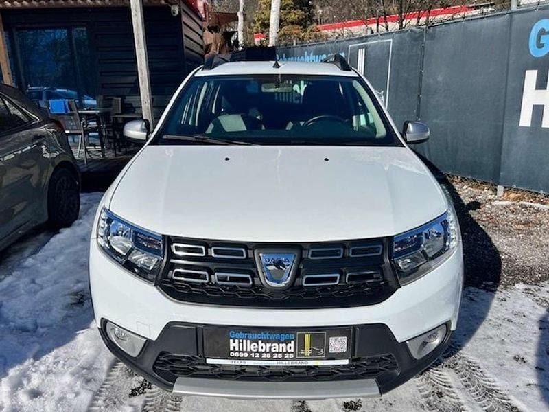 Gebraucht Dacia Sandero Expression 90 PS (66 kW) 2017 Weiß Kleinwagen