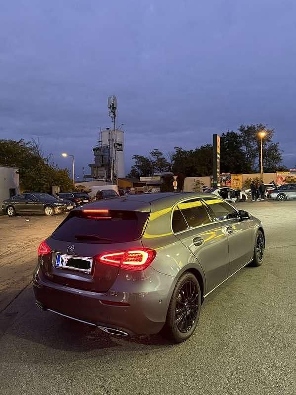 Gebraucht Mercedes A180 116 PS (85 kW) 2018 Limousine