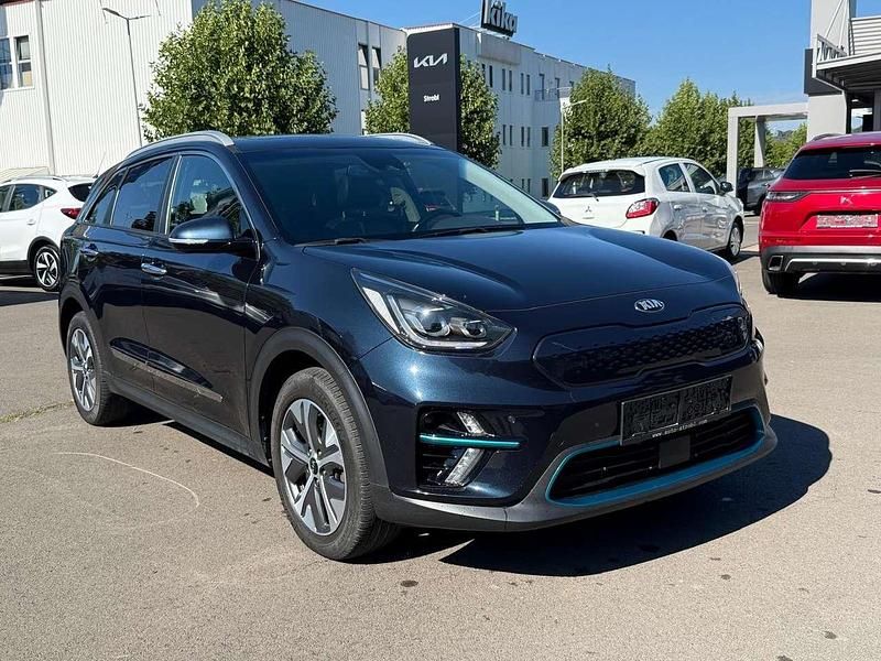 Blau Gebraucht 2020 Kia e-Niro SUV | € 20.000 (Guter Preis) - Bild 1/4