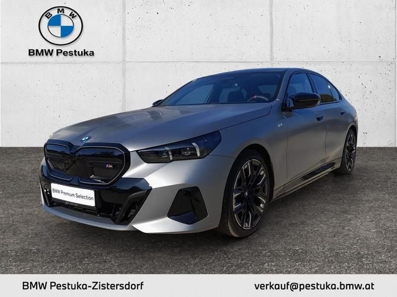 Frozen pure grey Gebraucht 2024 BMW i5 Shadowline Limousine | € 69.890 (Fairer Preis) - Bild 1/4