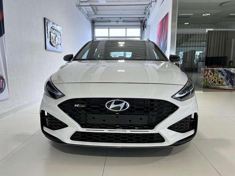 Neu Hyundai i30 N Line 140 PS (102 kW) 2025 Weiß Limousine