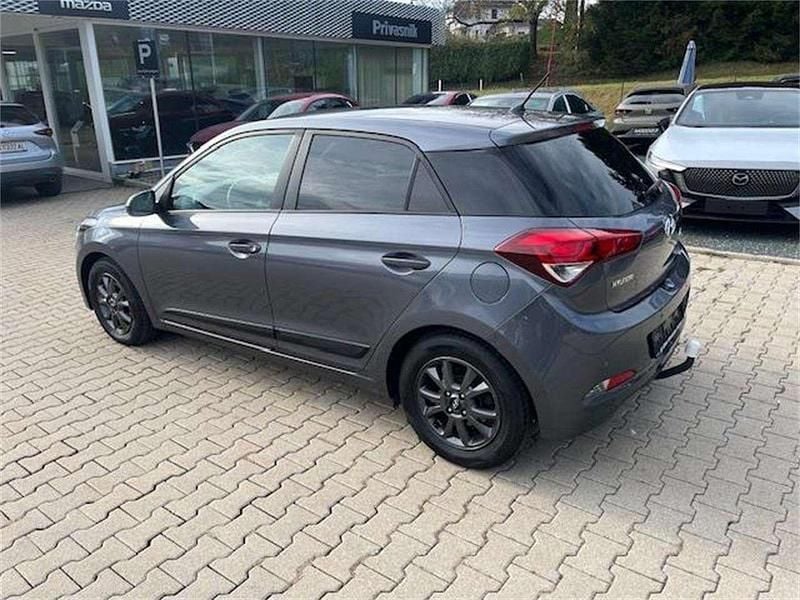Gebraucht Hyundai i20 Edition 84 PS (61 kW) 2017 Grau Limousine